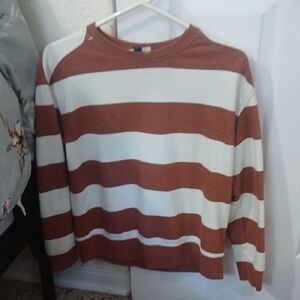 Universal Thread Shirt